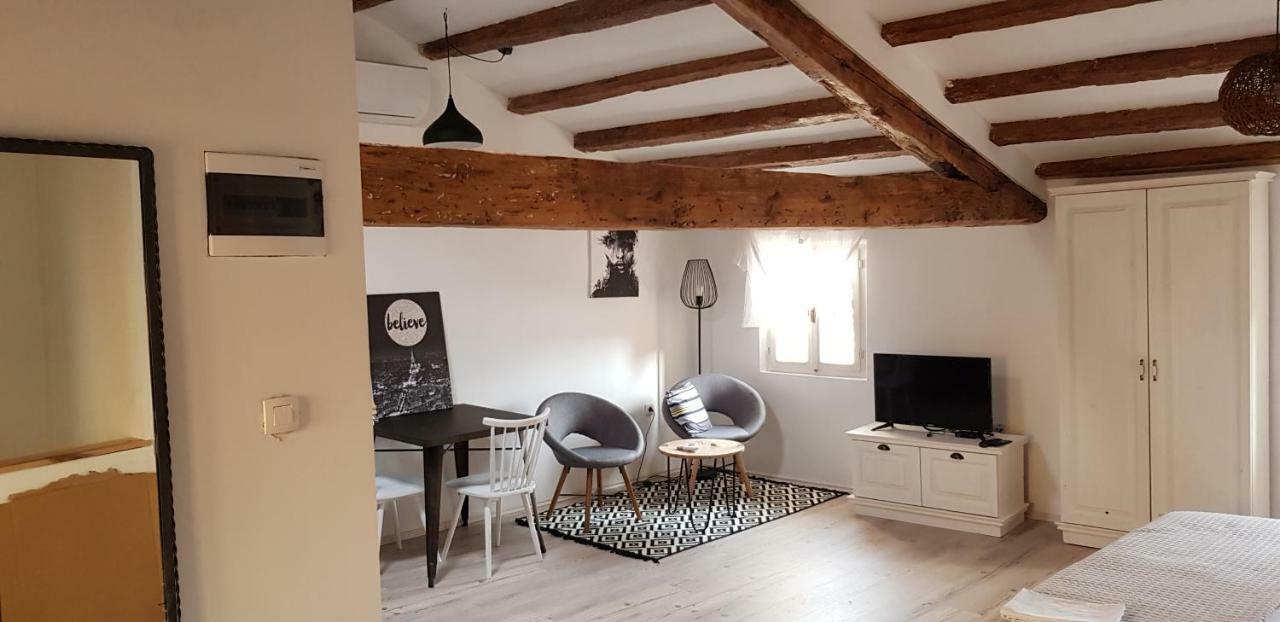 Casa Mulino Apartment Ровин Екстериор снимка