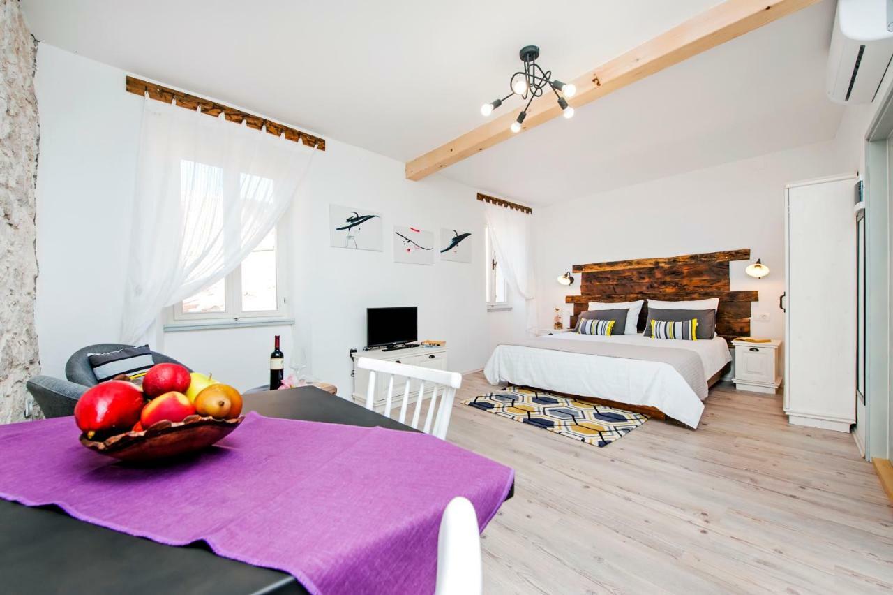 Casa Mulino Apartment Ровин Екстериор снимка