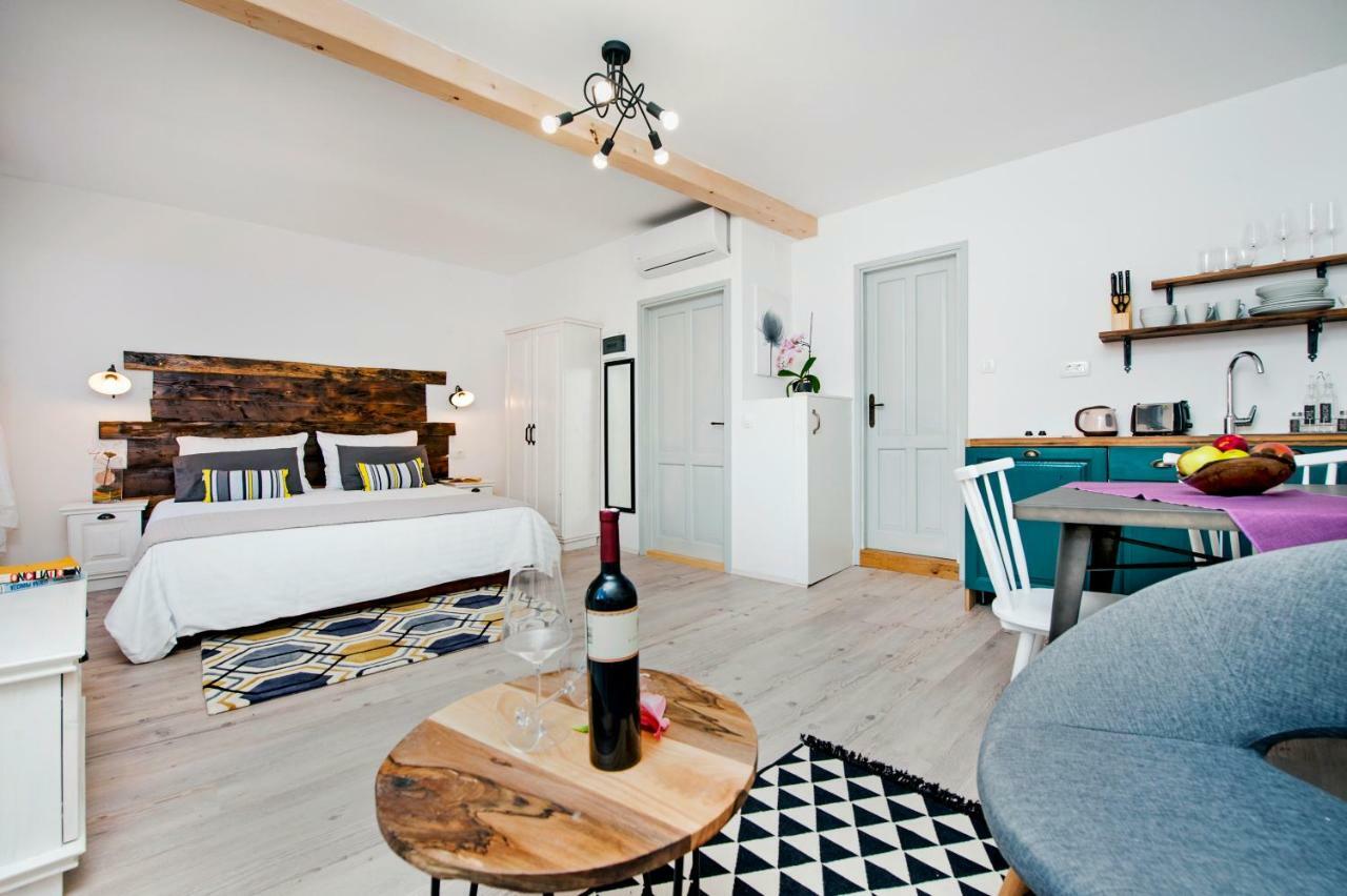 Casa Mulino Apartment Ровин Екстериор снимка