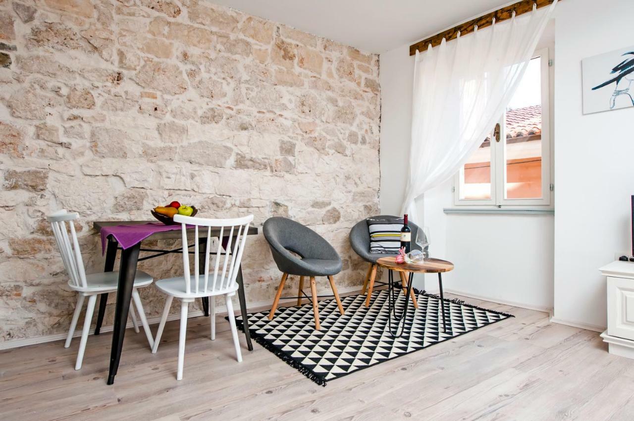 Casa Mulino Apartment Ровин Екстериор снимка