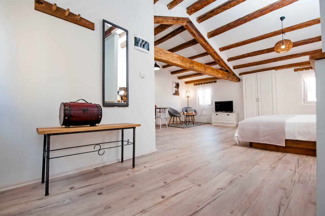 Casa Mulino Apartment Ровин Екстериор снимка